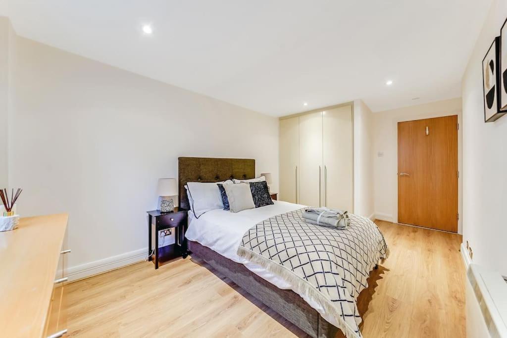 Spacious 1 Bedroom Apt Near Marble Arch ロンドン エクステリア 写真