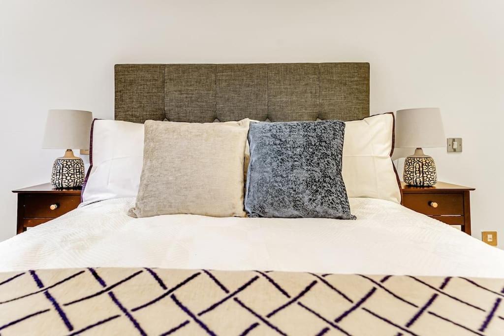 Spacious 1 Bedroom Apt Near Marble Arch ロンドン エクステリア 写真